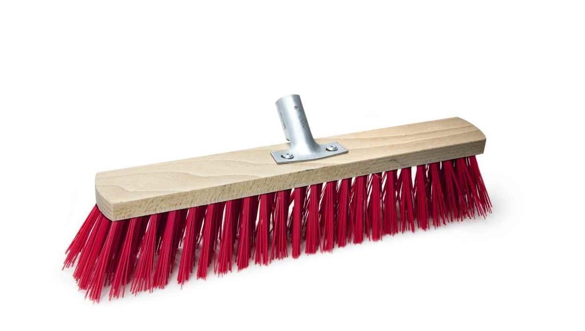 Kartáče s dřevěnými násadami